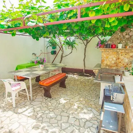 Apartman Leo Musalez