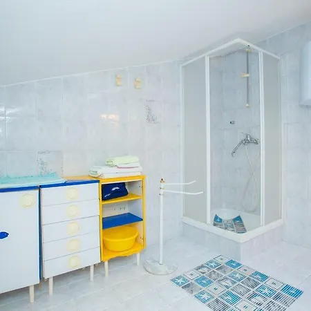 Apartman Leo *