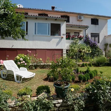 Apartament Apartman Leo Musalez